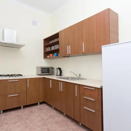 Leningradskaya 5