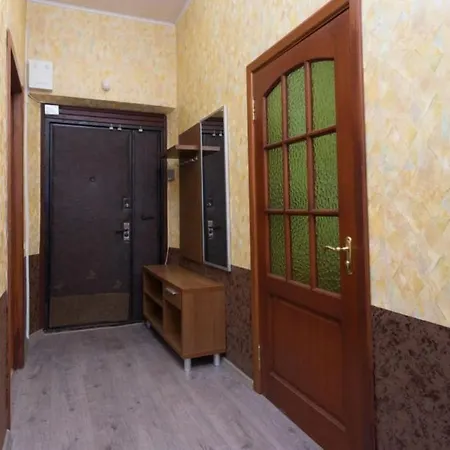Leningradskaya 5 *