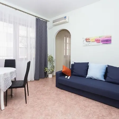 Apartment Leningradskaya 5 *